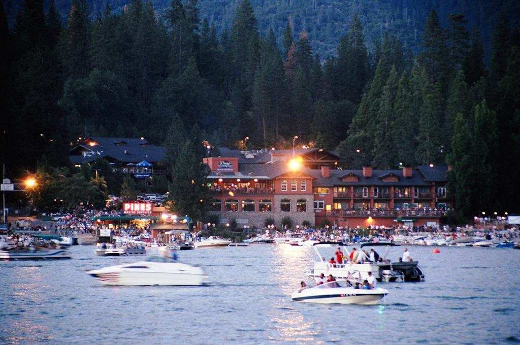 The Pines Resort & Conference Center Bass Lake Exterior photo
